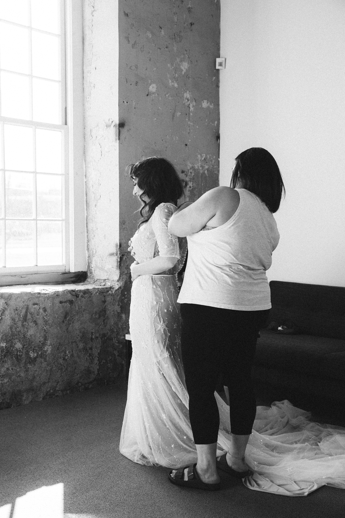 bride getting ready for her wedding at mass moca