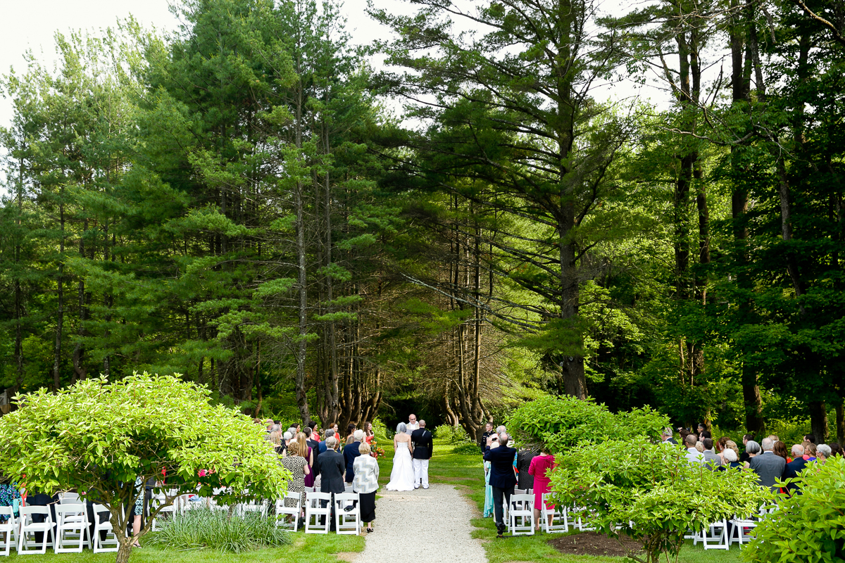 wedding ceremony at the seven hills inn